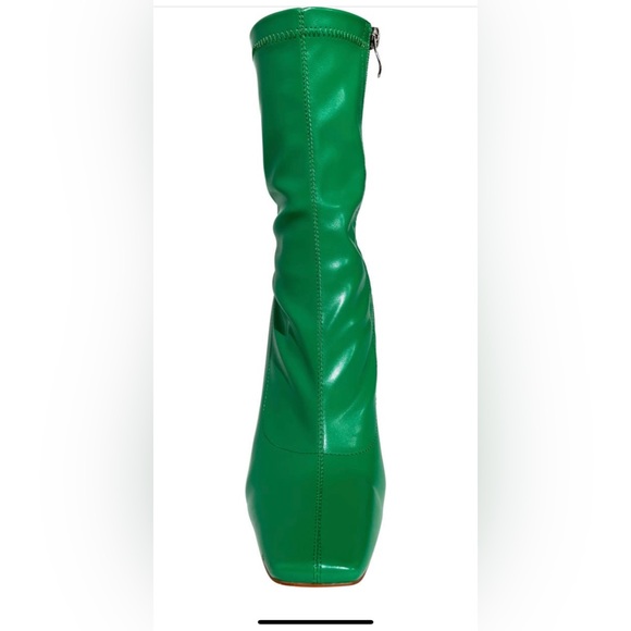 Perfect holiday boots! These gorgeous boots won’t last! Hurry! - Picture 3 of 6